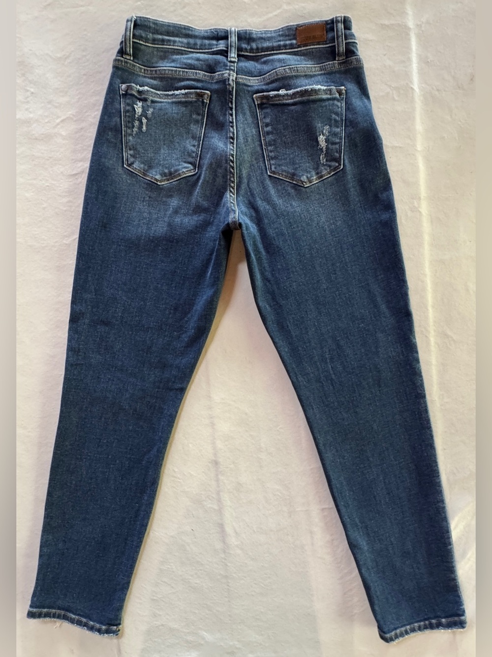 Judy Blue Destroyed Cuffed Mid-Rise Slim Fit Jeans Cuffed or Uncuffed (7/28) - Picture 4 of 15